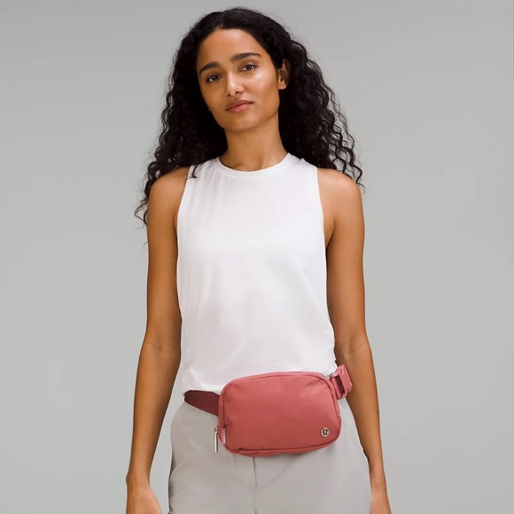 NWT Lulululemon Everywhere Belt Bag Brier Rose - Picture 6 of 6